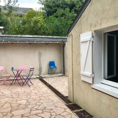 Petite Maison T2 Avec Terrasse Pres De La Loire *