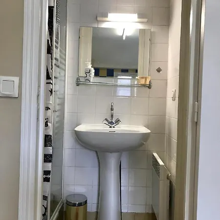 Petite Maison T2 Avec Terrasse Pres De La Loire Apartamento