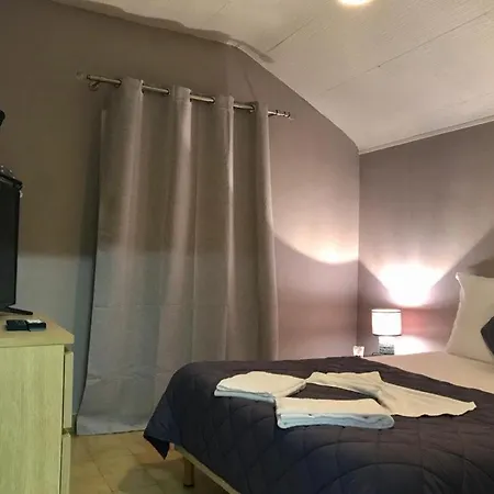 Petite Maison T2 Avec Terrasse Pres De La Loire Apartamento Tours